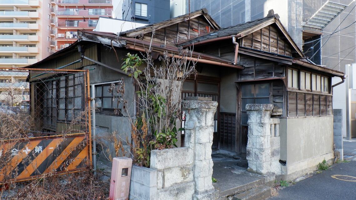 空き家のまま「放置」することが利益になる場合もあるという(写真:うぃき/PIXTA)