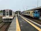 那珂湊駅で離合する気動車