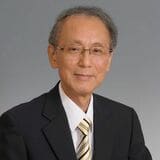 永井 秀雄（ながい・ひでお）茨城県立中央病院名誉院長、練馬光が丘病院副管理者、自治医科大学名誉教授、神栖市若手医師きらっせプロジェクト コーディネーター埼玉県生まれ。東京大学医学部卒業。ドイツ・ヴュルツブルク大学外科留学。専門は消化器外科・内視鏡外科。手術は4000件以上担当した。患者さんに寄り添う医療を心がけ緩和ケアにも関心を持つ。外科医を続ける一方、地域医療・医療教育・がん対策に関わってきた。とくに医療を受ける側への医療教育や学校でのがん教育の重要性を指摘してきた。患者さんやその家族、一般市民も医療に参画する「参療」を提唱し、全員参加型の医療を目指している（写真は本人提供）