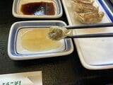 酢＋胡椒orラー油など味変も楽しんで（筆者撮影）