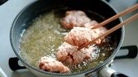少ない油で簡単｢カリカリの唐揚げ｣家で作るコツ 使うのはフライパン､町中華の技法を活用