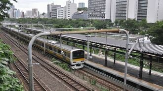 ｢飯田橋駅｣ホーム移設､急カーブ消え危険解消