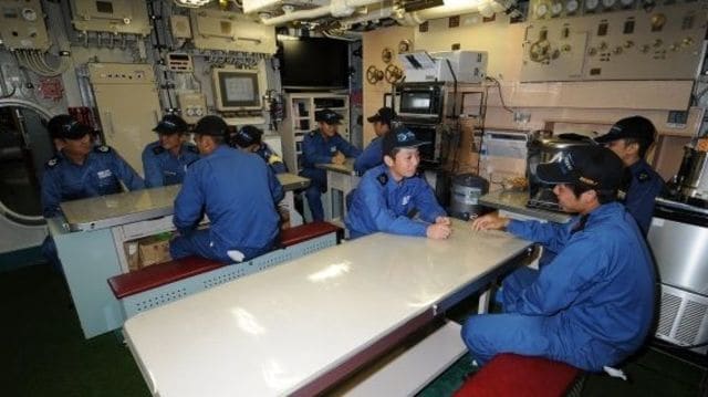 潜水艦では 定員外の寝床は 魚雷の架台 安全保障 東洋経済オンライン 社会をよくする経済ニュース