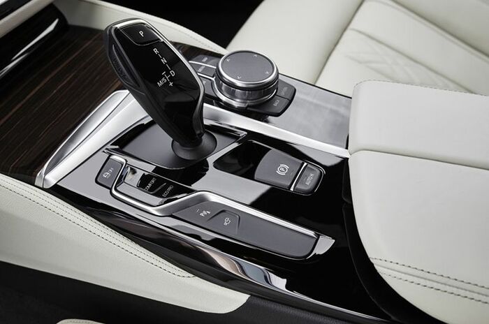 ビー・エム・ダブリュー 5シリーズ セダン｜BMW 5 Series Sedan