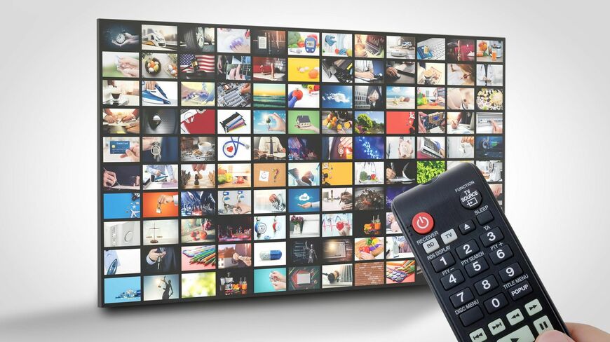 スマートテレビでは何が見られているのか。分析すると興味深い事実が浮かび上がりました（写真：Piotr Adamowicz／PIXTA）