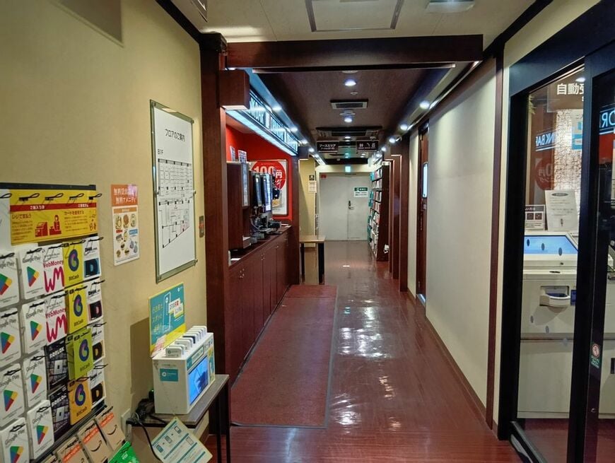 受付を突破した直後の店内の様子（筆者撮影）