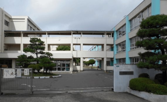 茅ヶ崎市立香川小学校。國分校長は「風通しがよく明るい雰囲気の学校です」と語る（写真：國分氏提供）