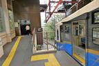 早雲山駅に到着。車内の車いすスペースから