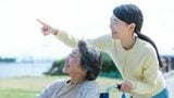 認知症の進行を予防するために、家族には何ができるのでしょうか（写真：Graphs／PIXTA）