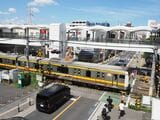 鹿島田駅付近を走る南武線の電車（編集部撮影）