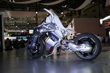 ヤマハ発動機の「MOTOROiD2」（筆者撮影）