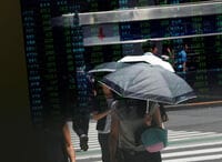 日経平均は249円安､ドル安進まず下げ渋り 輸入企業などによる実需の買いなどが下支え