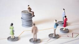 〈1ドル160円超〉の円安と〈日経平均7万円〉の株高が同居する日本で進む｢インフレの優勝劣敗｣