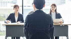 学生の約7割､企業の約3割がAIを活用…｢令和の就活｣で繰り広げられる《AIによる化かし合い》がたどる"虚しい末路"