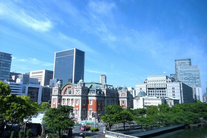 中之島には市役所や図書館、公会堂が建つ