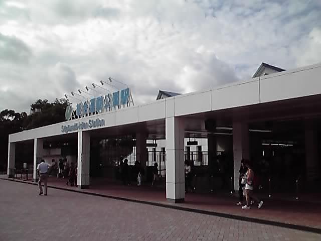 ほっともっとフィールド神戸は総合運動公園駅の目の前