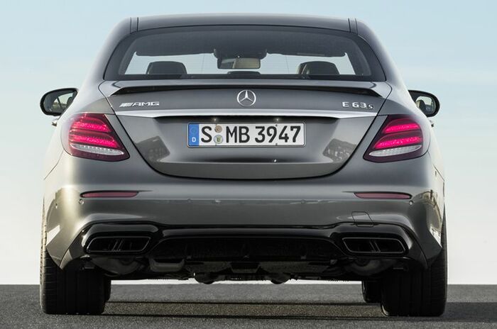 メルセデスAMG E63 S 4マチックプラス｜Mercedes-AMG E63 S 4MATIC＋