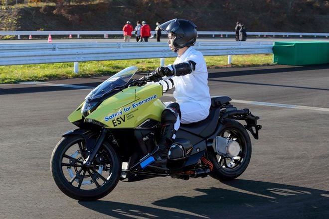 ライディングアシスト技術搭載車（筆者撮影）