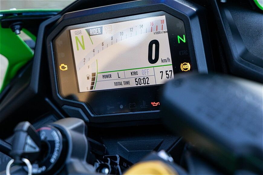 カワサキモータースジャパンのスーパースポーツモデル「Ninja ZX-4RR KRT EDTION」（写真：三木宏章）