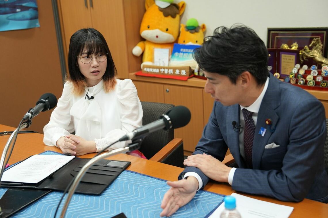 中曽根氏とたかまつなな