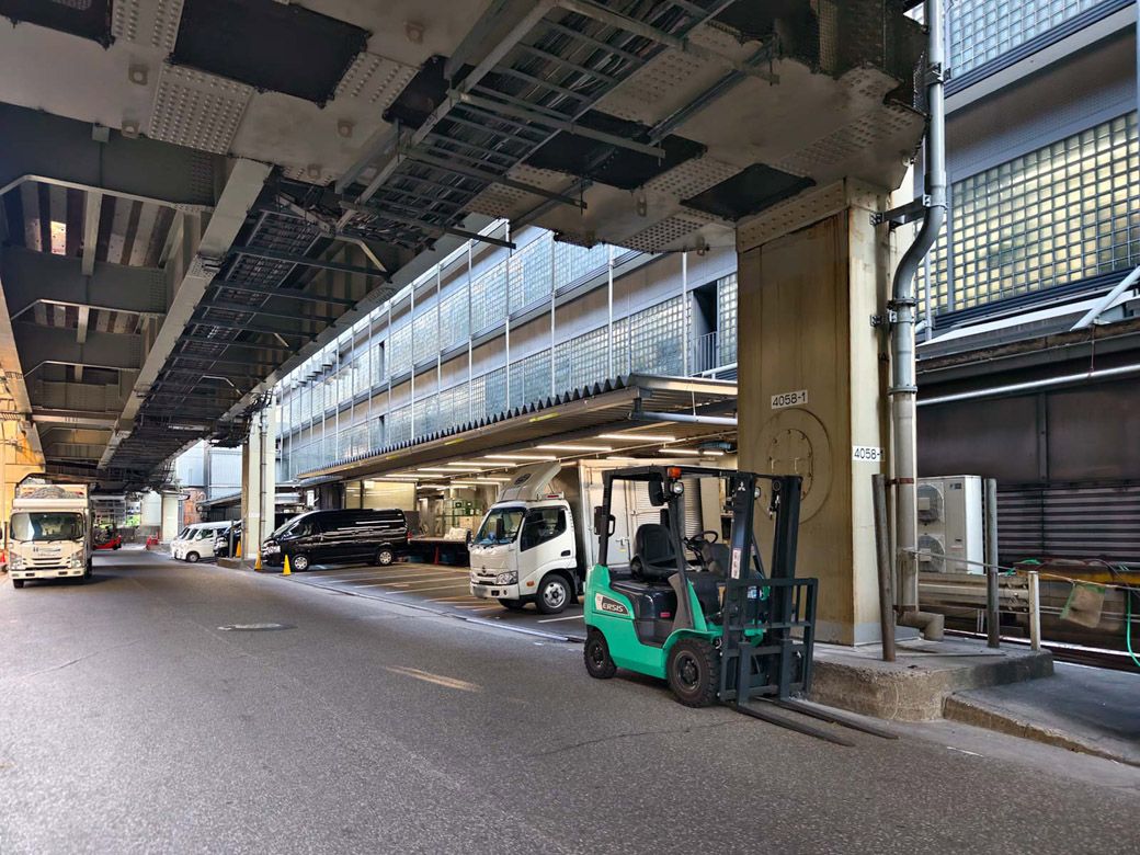 トラックへの積み込み場