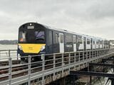 アイランドラインの484形電車。元ロンドン地下鉄の車両を改造した（筆者撮影）