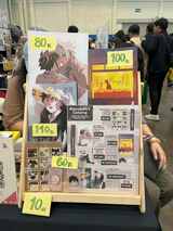 Haraharaさんのサークル、二次創作とオリジナル作品を両方頒布。同人誌中心の展開は、グッズ主流のコミフルでは珍しい。