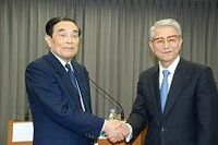 カリスマ経営者・信越化学の金川千尋社長が交代、産業界注目の記者会見詳報