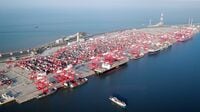 上海vsシンガポール｢コンテナ港世界一｣の争い
