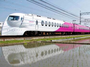 ハローキテイ ハローキティも祝福！ JR西日本、ピンク色の500系新幹線「ハローキティ