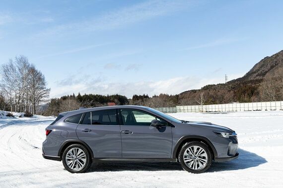 レヴォーグ レイバックのサイドビュー