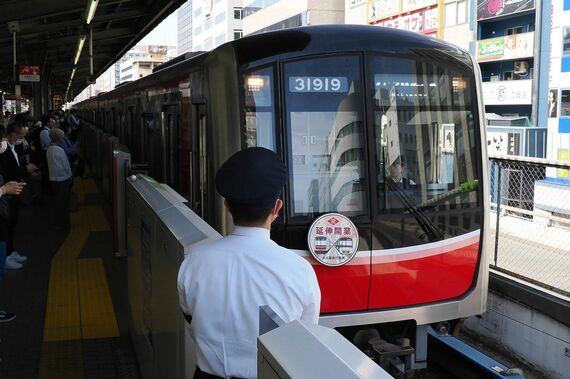 江坂駅 北大阪急行の乗務員