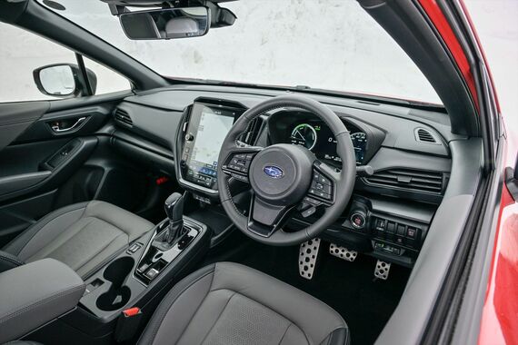 運転席まわりのデザインや操作性は他のスバルと同様のもの（写真：SUBARU）