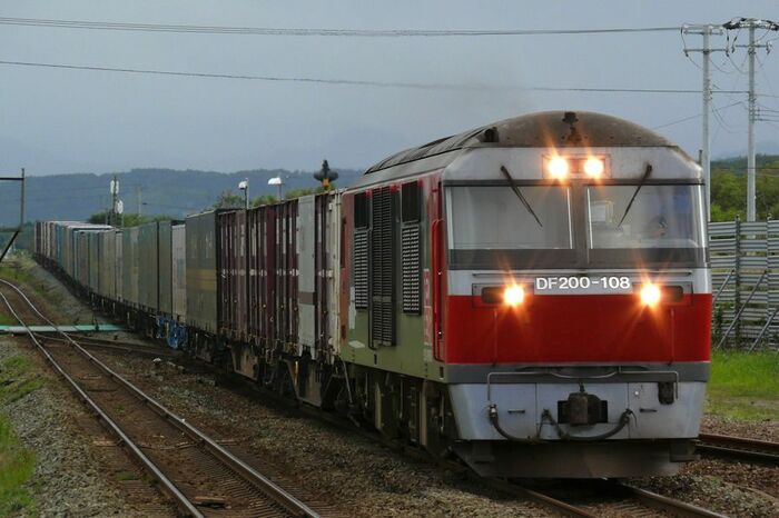DF200形は新世代のディーゼル電気機関車