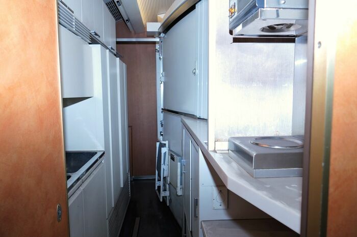 カウンターブースの内部