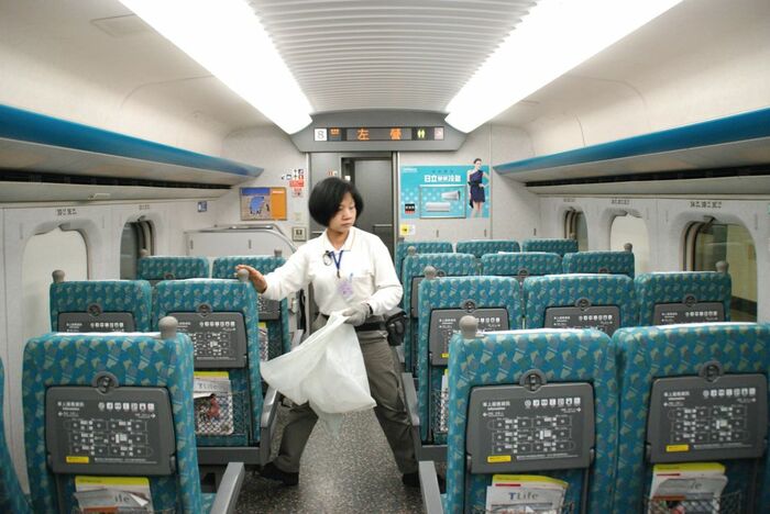 機敏な作業は日本仕込み