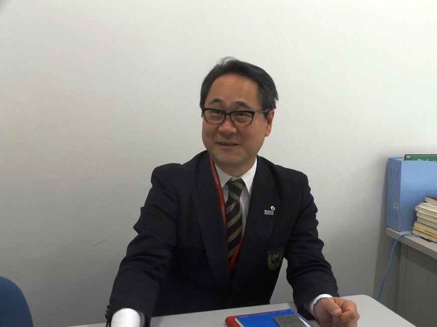 実践学園中学 中高一貫教頭の廣瀬享矢教諭