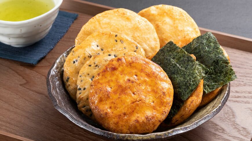 昭和初期と現代を比較すると、噛む回数、食事時間ともに半分に減っていることがわかりました。使う食材は同じでも、硬く、食べにくくなるように調理すれば、ダイエットに役立ちます（写真：w_stock／PIXTA）