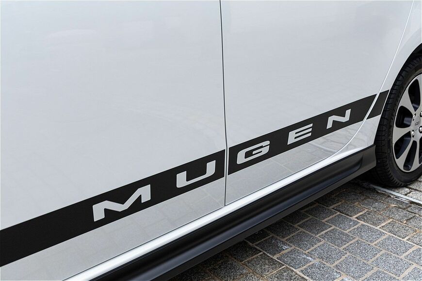 無限パーツを装着したホンダ「N-ONE e:」（写真：三木 宏章）