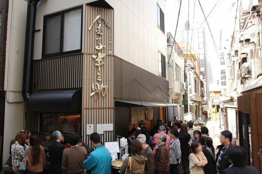 日本橋総本店の行列（写真：オイシーズ）