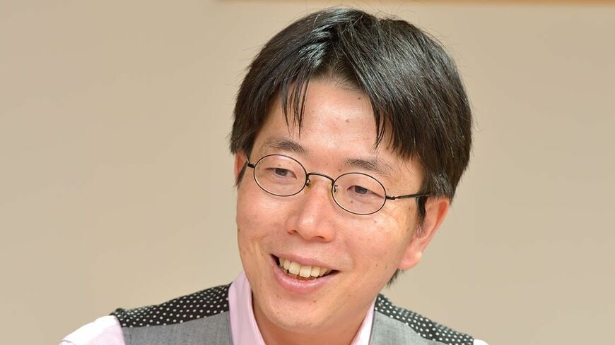 妹尾昌俊（せのお・まさとし） 教育研究家、一般社団法人ライフ＆ワーク代表 徳島県出身。野村総合研究所を経て、2016年に独立。全国各地の教育現場を訪れて講演、研修、コンサルティングなどを手がけている。学校業務改善アドバイザー（文部科学省委嘱のほか、埼玉県、横浜市、高知県等）、中央教育審議会「学校における働き方改革特別部会」委員、スポーツ庁、文化庁において、部活動のあり方に関するガイドラインをつくる有識者会議の委員も務めた。Yahoo!ニュースオーサー。主な著書に『校長先生、教頭先生、そのお悩み解決できます！』『先生を、死なせない。』（ともに教育開発研究所）、『教師崩壊』『教師と学校の失敗学』（ともにPHP）、『学校をおもしろくする思考法』『変わる学校、変わらない学校』（ともに学事出版）など多数。5人の子育て中（写真は本人提供)