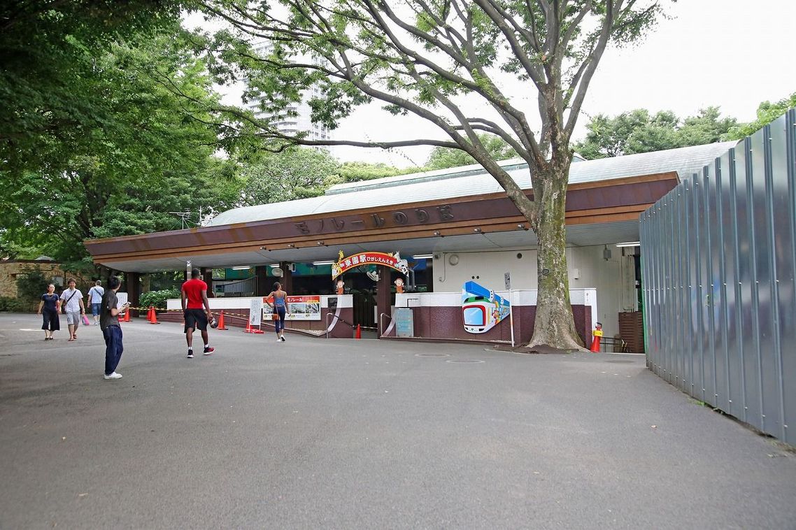上野動物園東園駅は落ち着いた雰囲気の駅だった