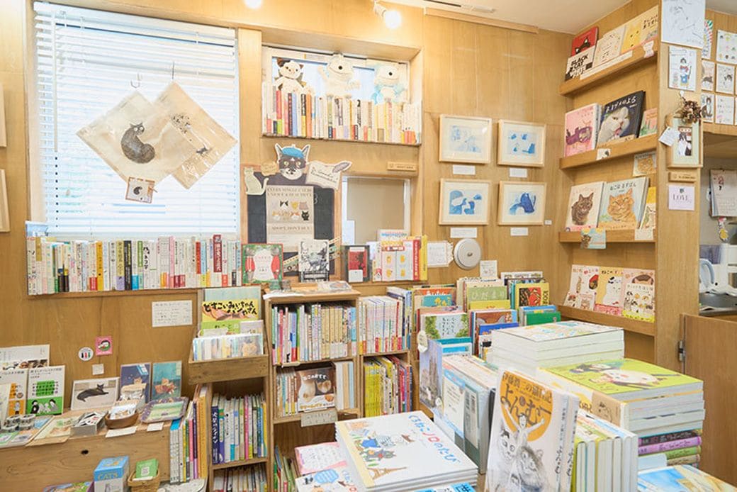 選書は常連さんからの情報も参考にするのだとか（写真撮影：小原聡太）