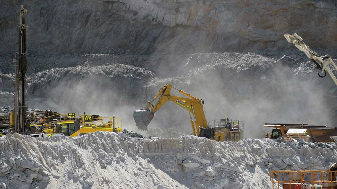 西オーストラリア州ポートヘッドランドで行われているリチウムプロジェクト（写真： Carla Gottgens／Bloomberg）
