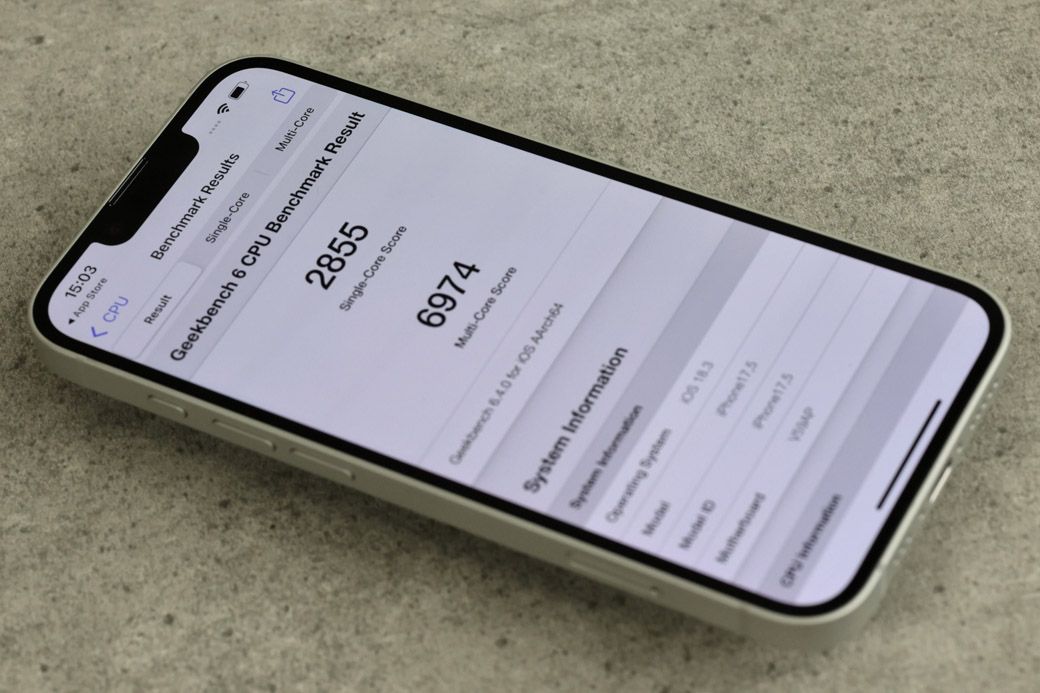 iPhone 16e