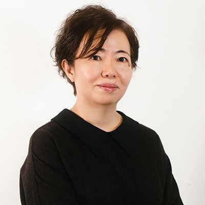 佐藤里美（さとう・さとみ）ソフトバンクCSR本部 魔法のプロジェクトディレクター東京都出身。NECを経て、現職。東京大学先端科学技術研究センター 社会包摂システム分野 連携研究員も務める。監修に『特別支援教育ですぐに役立つ！ ICT活用法 ソフトバンクによるモバイル端末活用研究「魔法のプロジェクト」の選りすぐり実践27』（Gakken）ほか