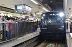 横浜駅に登場した相鉄9000系リニューアル車両