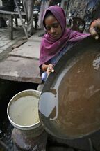 わずかな水さえ集めて使うトランスヤムナの住民たち