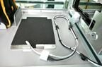 乗務員が使うタブレットを置くスペース
