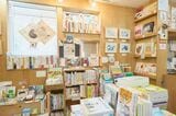 選書は常連さんからの情報も参考にするのだとか（写真撮影：小原聡太）